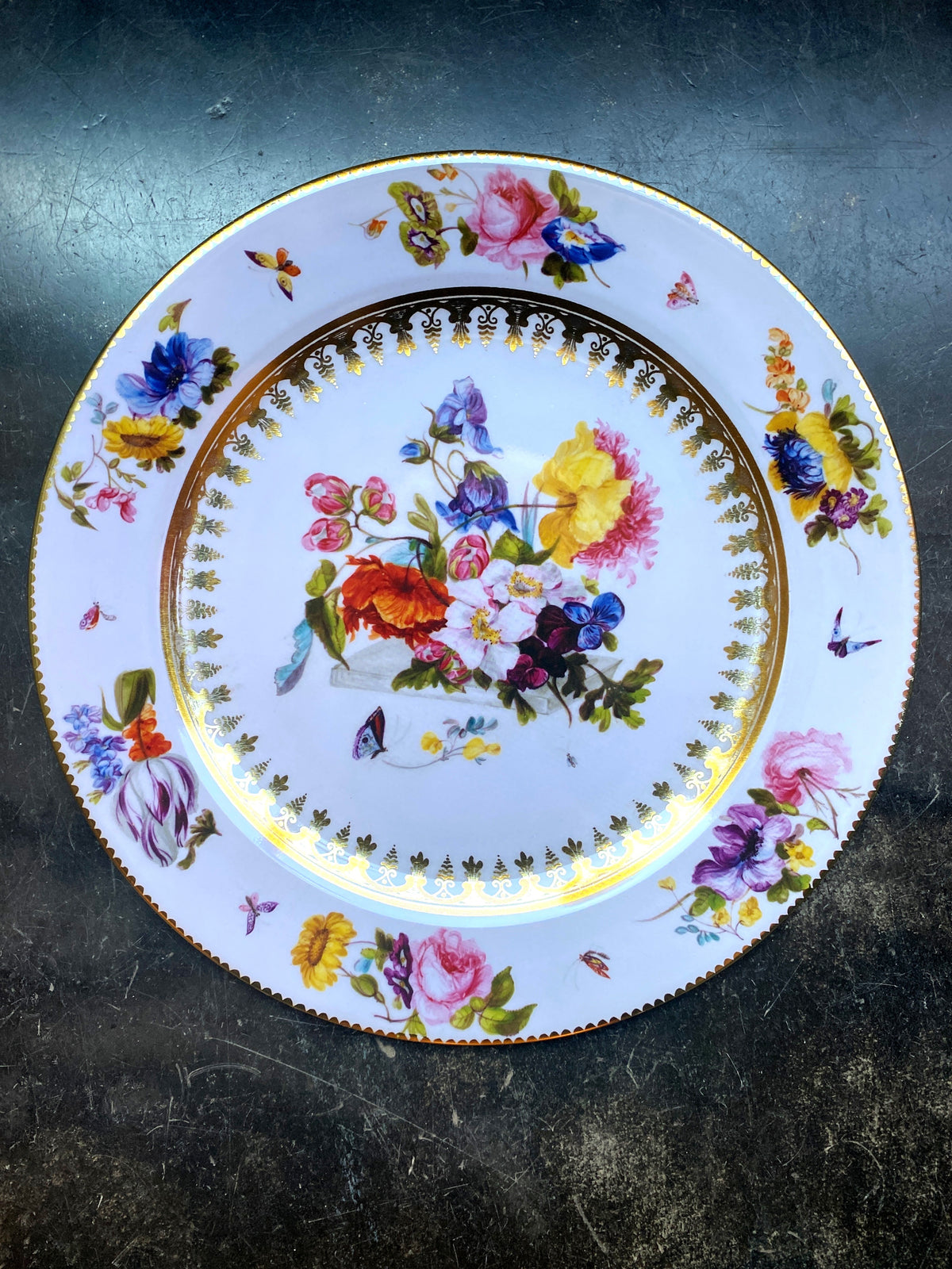 Assiette en fer blanc Whote Ground de la collection Royale