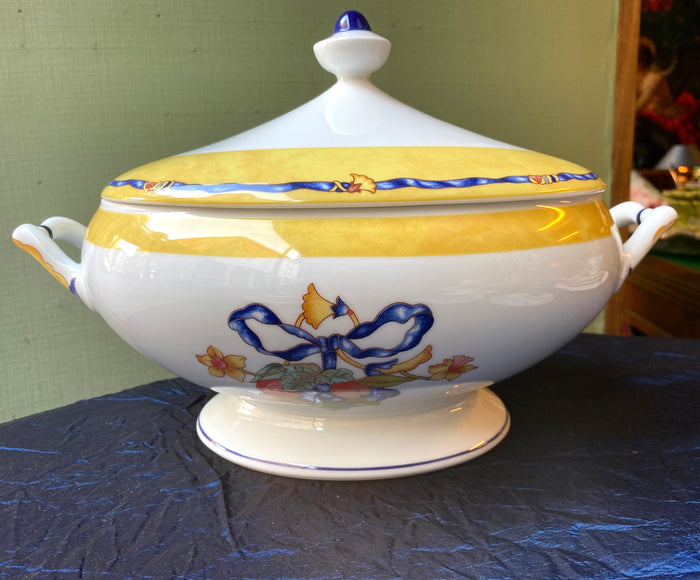 Bernardaud Borghese centerpiece tureen