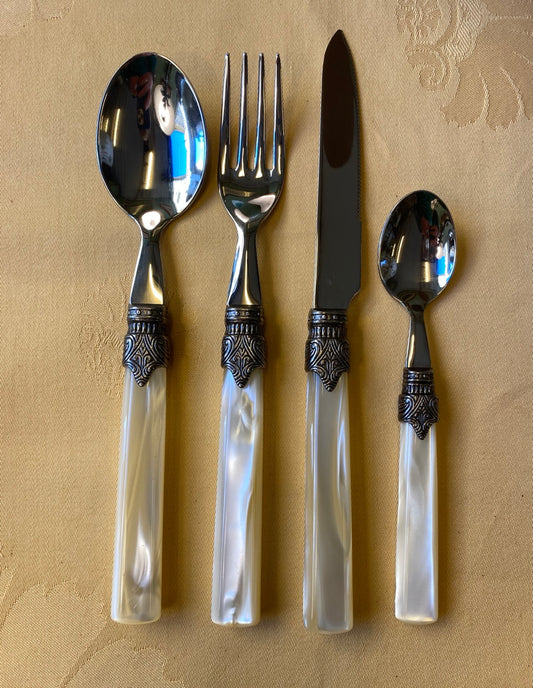 Set of 4 cutlery with mother-of-pearl handle
