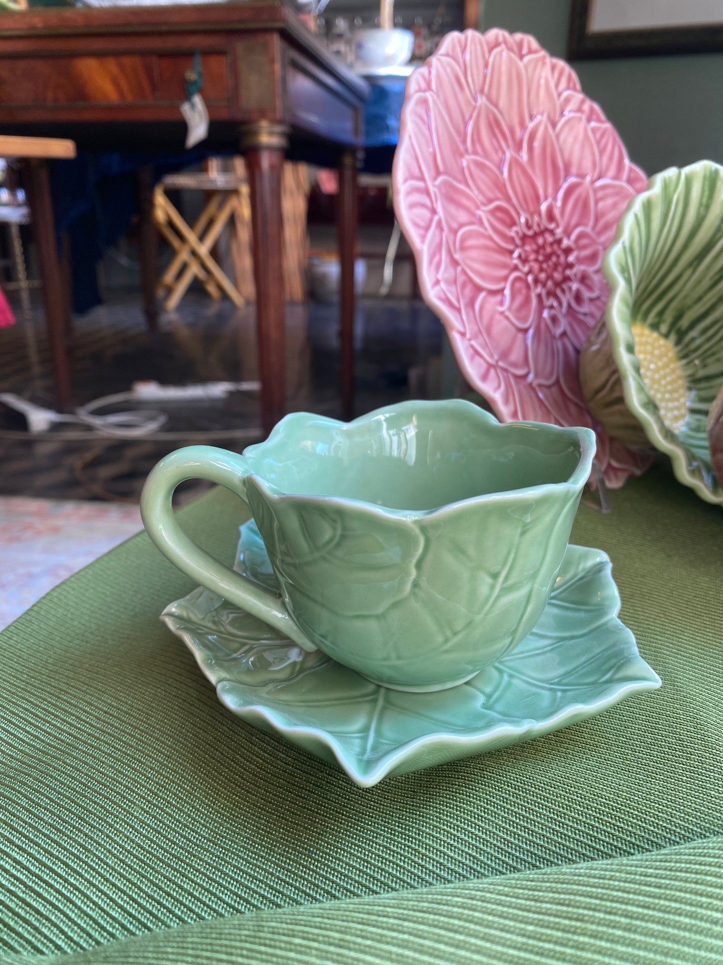 Green leaf coffee cup with saucer