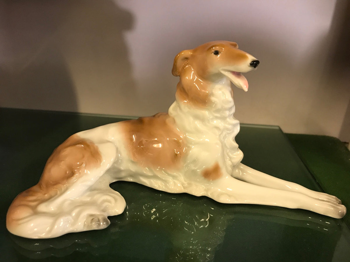 Russian greyhound in porcelain, 20 cm long