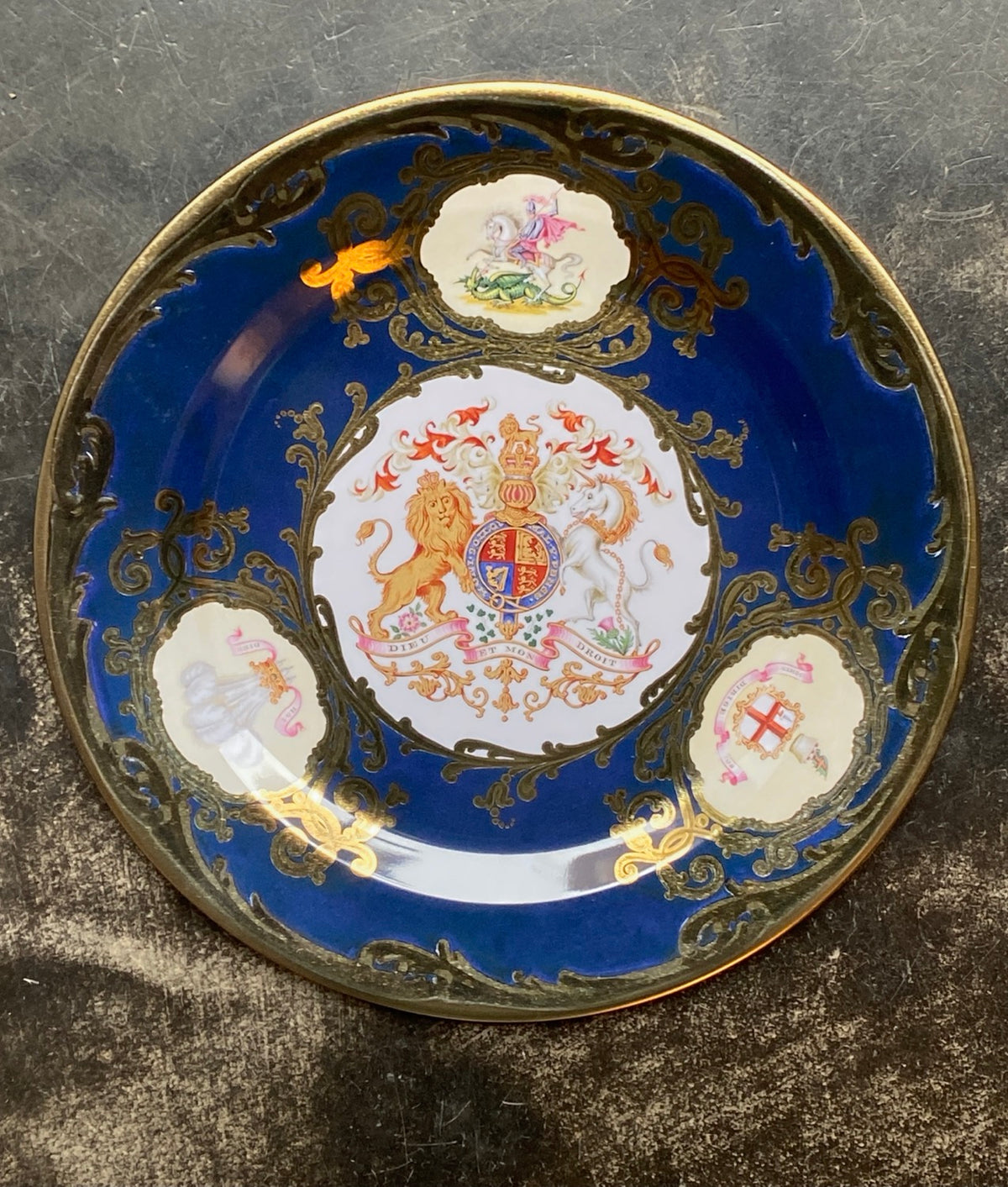 Piatto in latta  della Royal collection