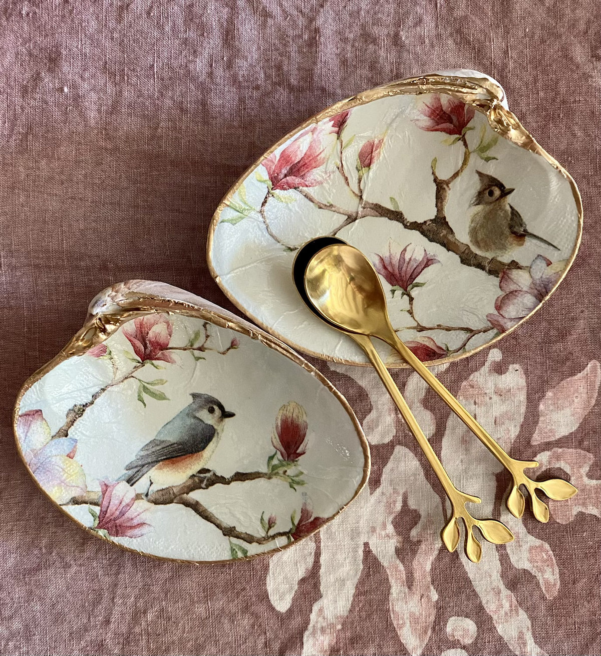 Coquilles de sel et de poivre décorées