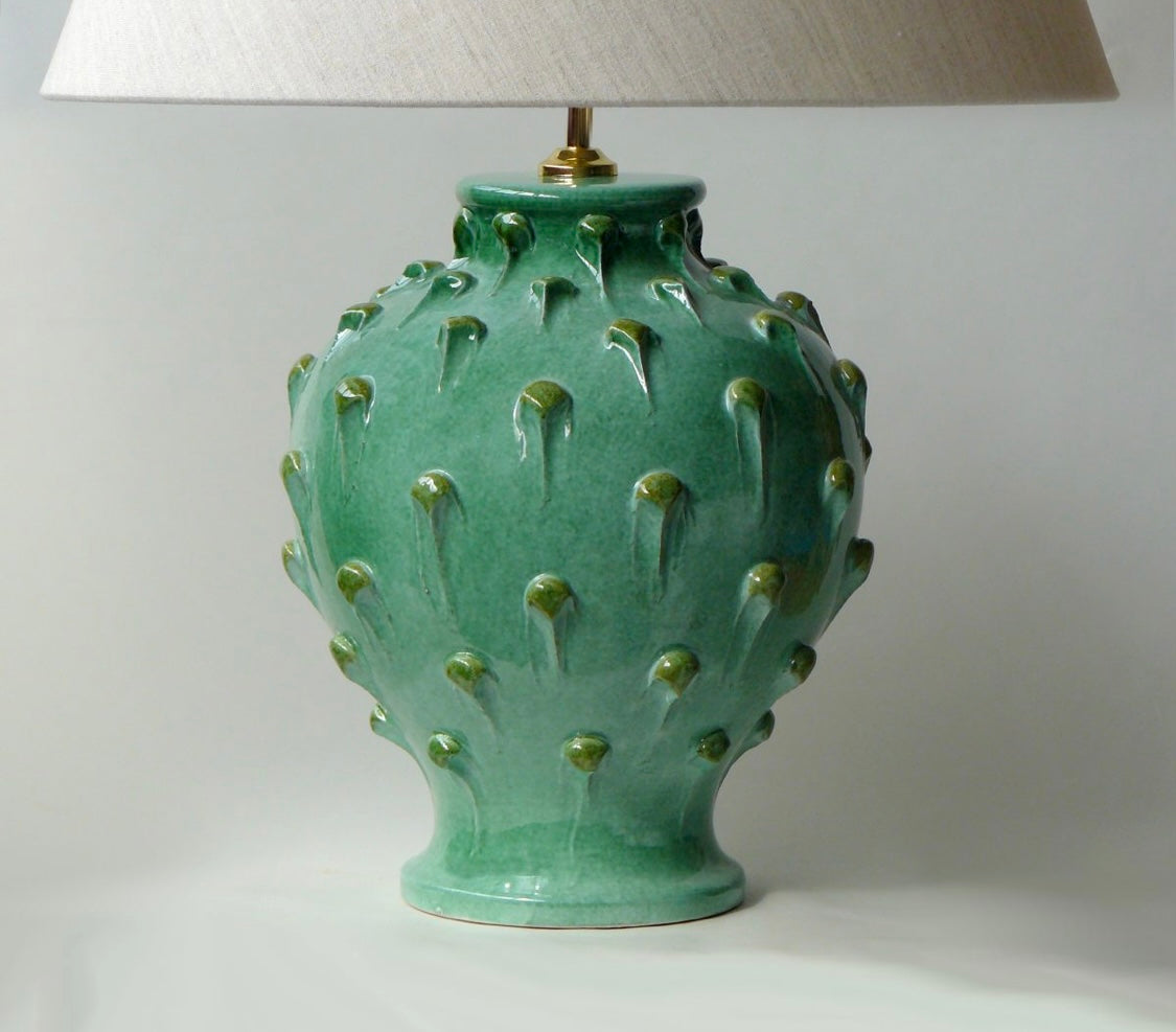 Pressed pine cone base lamp