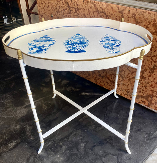 Metal tray with stand