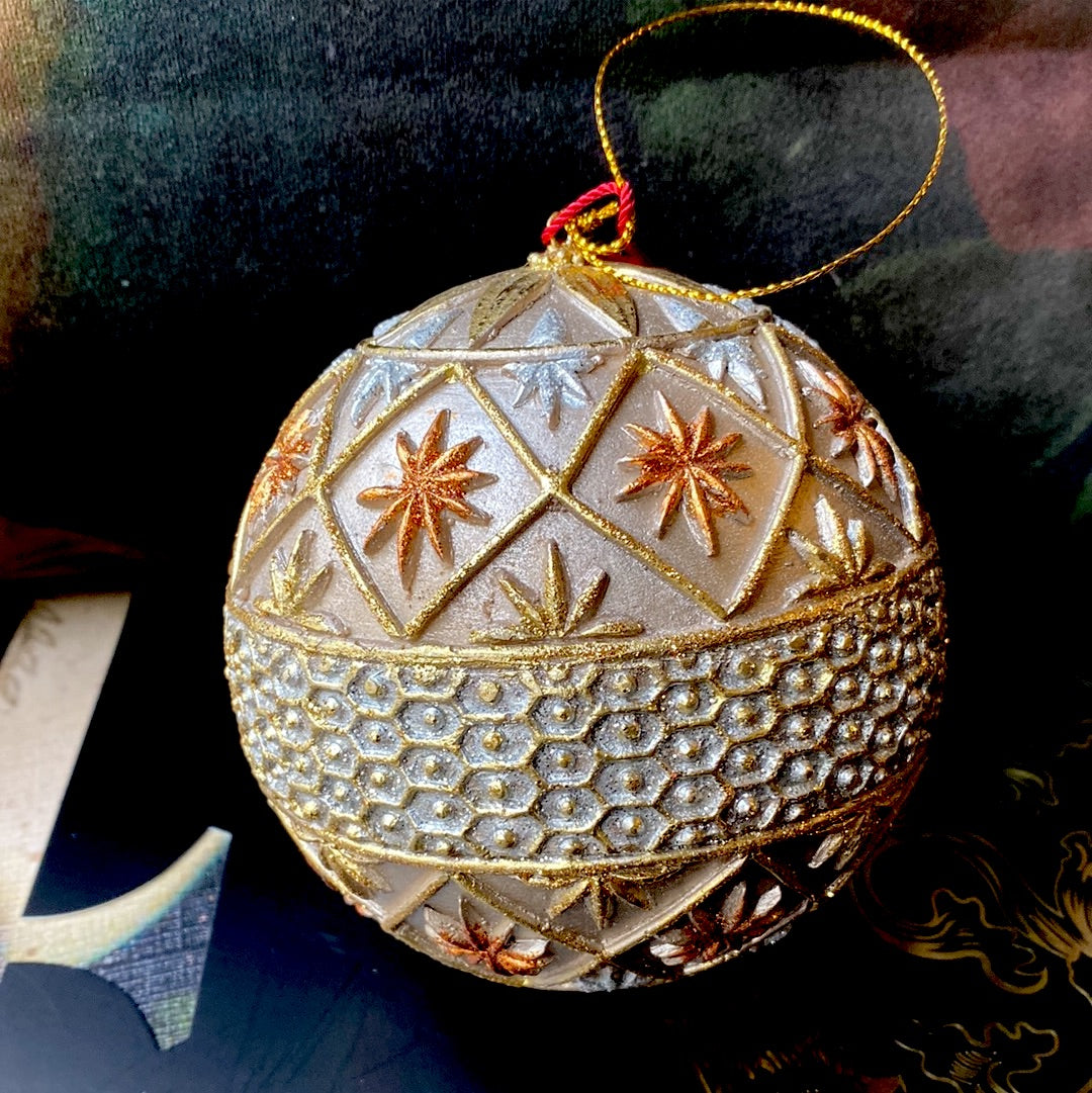 Palla decorativa di Natale in resina oro argento stelle