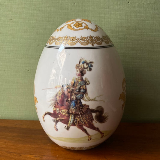 Large egg with knights