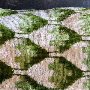 Coussin en velours d'un côté
